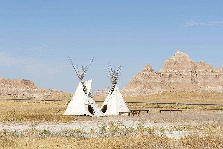 Tipis, die Zelte der Oglala-Lakota Indianer in South Dakota, USA