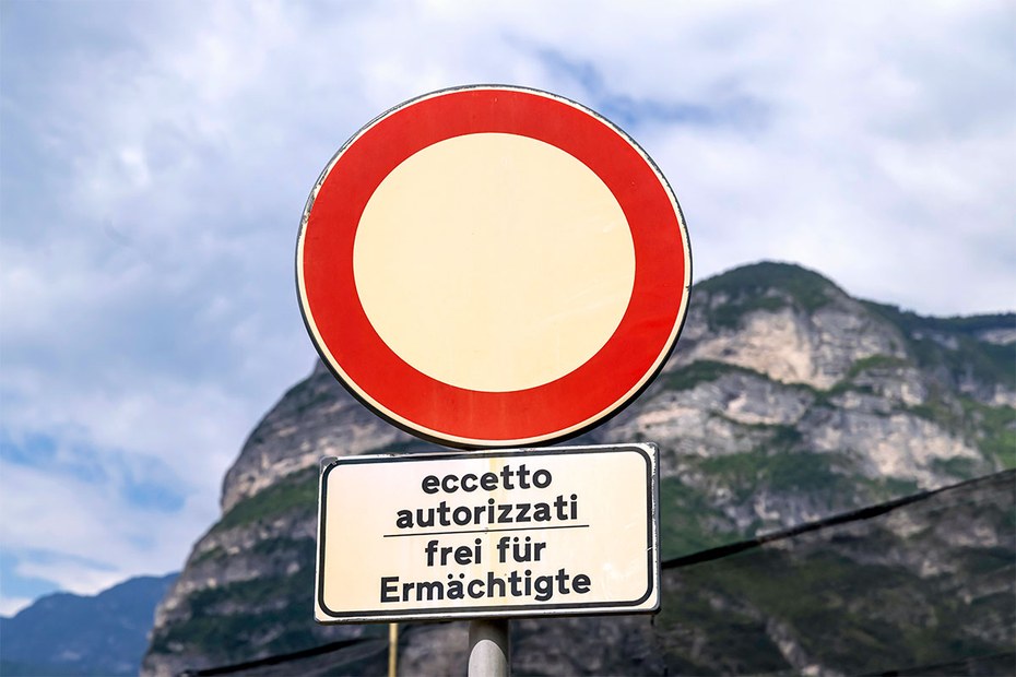 Zweisprachige Straßenschilder sind für viele Deutsche ein Grund mehr, in Südtirol Urlaub zu machen. Nur verstehen muss man sie dann auch