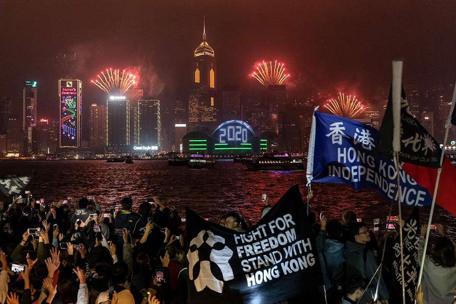 Schön ist Widerstand gemäß Peter Weiss: Silvesterparty in Hongkong