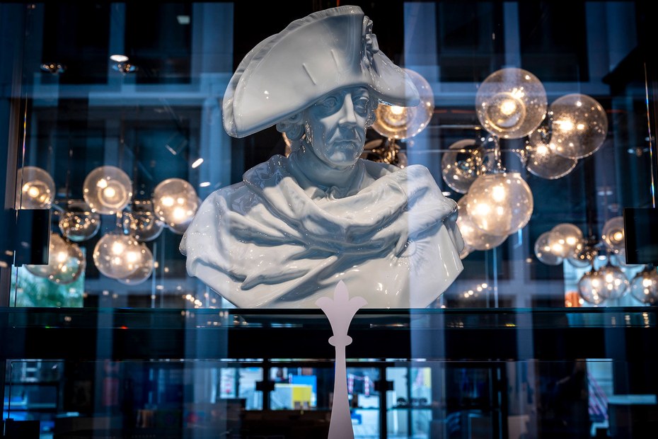 Im Souvenirladen gibt es eine Porzellan-Büste Friedrich des Großen