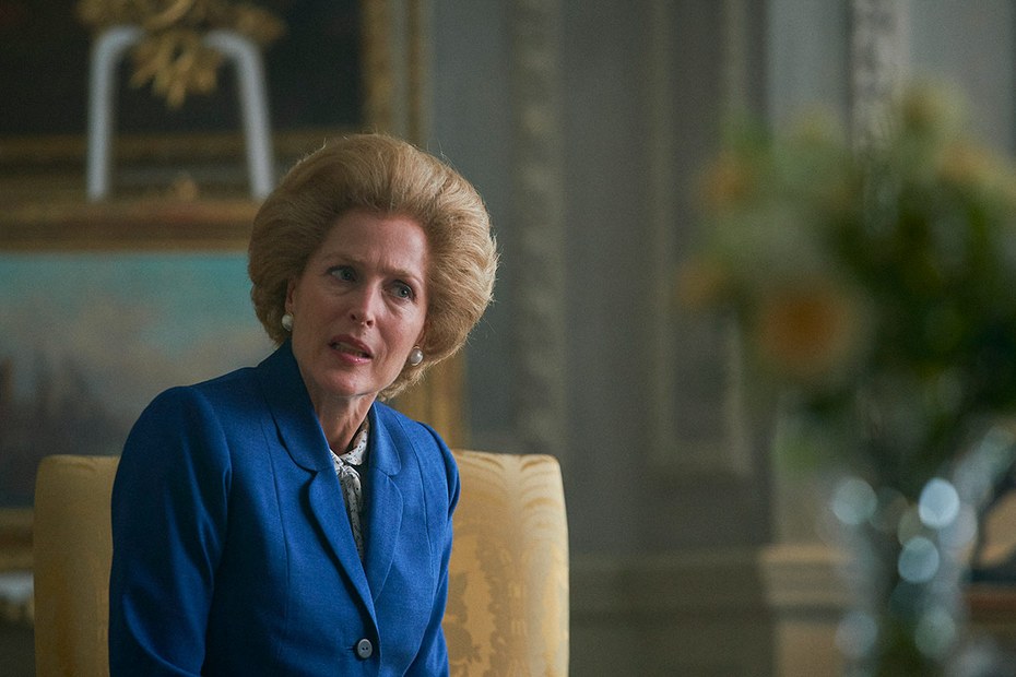 Margaret Thatcher (Gillian Anderson) verbindet mit der Queen alles andere als eine wunderbare Freundschaft