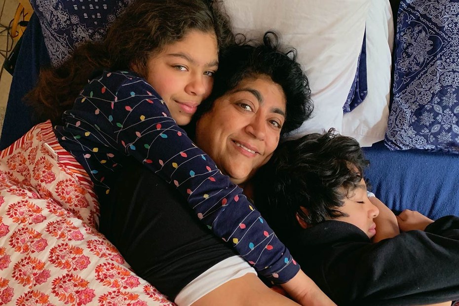 Mehr Zeit für Familie: Regisseurin Gurinder Chadha in der Netflix-Kompilation „Homemade“