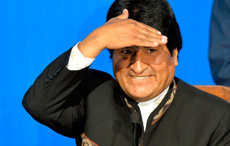 Kritiker beklagen einen „rot lackierten Staatskapitalismus“ und werfen Evo Morales vor, Verrat an der Natur begangen zu haben