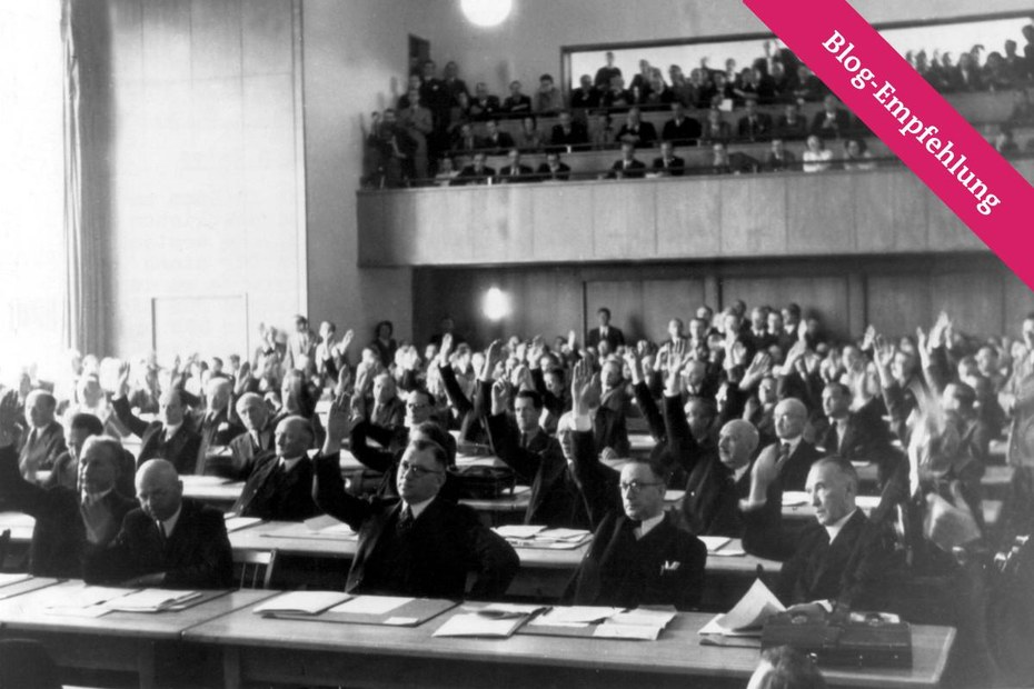 Am Beginn einer eine monumentalen Aufgabe: Der Parlamentarische Rat kommt am 1. September 1948 erstmals in Bonn zusammen