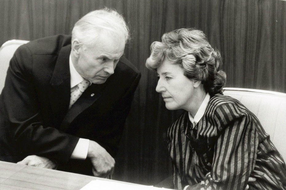 DDR-Ministerpräsident Hans Modrow (l.) und seine Stellvertreterin Christa Luft, 1989