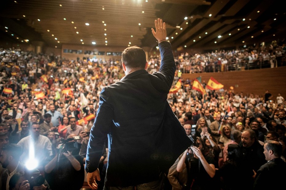 Santiago Abascal und seine rechtsextreme Partei VOX profitieren vom Schwächeln der Partido Popular (PP)