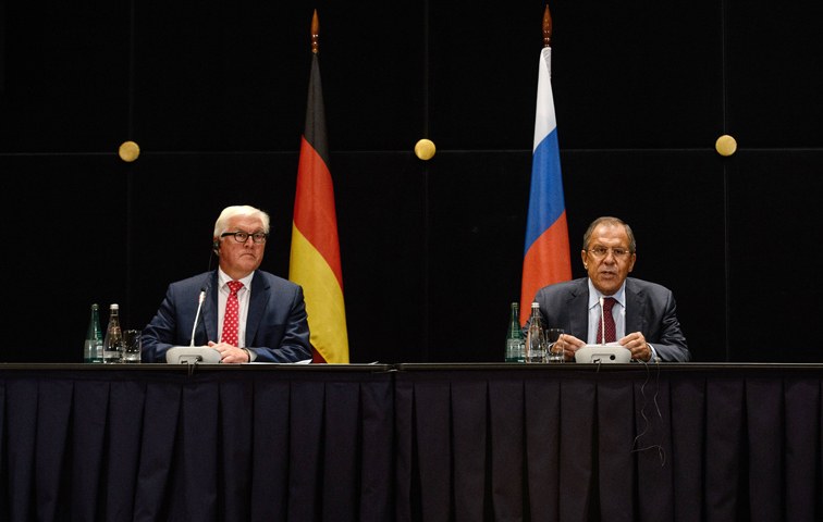 Frank-Walter Steinmeier mit seinem russischen Kollegen Sergej Lawrow