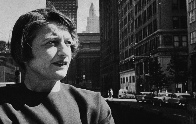 Ihre Texte huldigen einem Frauentyp, dem sie exakt nicht entsprach: Rand 1957 in New York