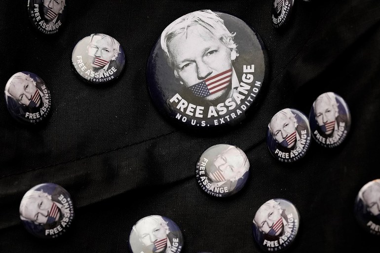 Die Berufung auf das Staatsgeheimnisprivileg und der Fall Julian Assange