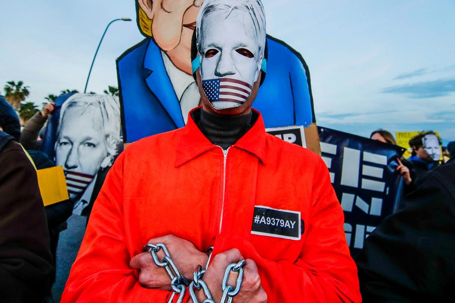 Demonstration für die Freiheit des Journalisten Julian Assange in Neapel im Februar 2024