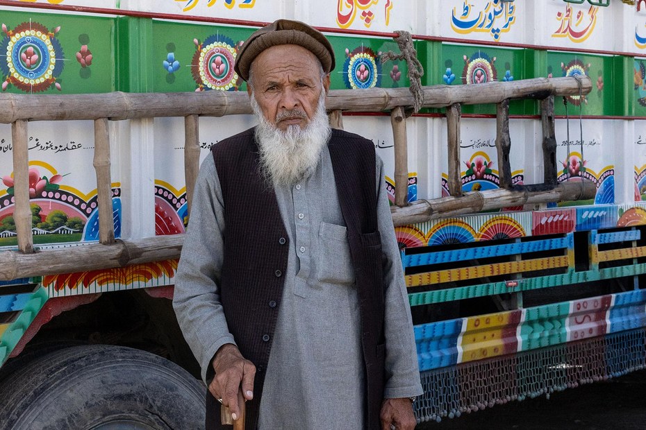 Daftar Khan war 40 Jahre alt, als die Sowjetunion 1979 in Afghanistan einmarschierte und er mit seiner Familie fünf Tage lang im Dunkeln über die Berge nach Pakistan floh.