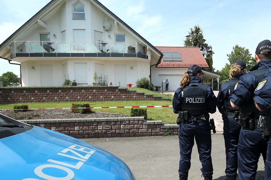 Die Polizei vor dem Haus von Walter Lübcke