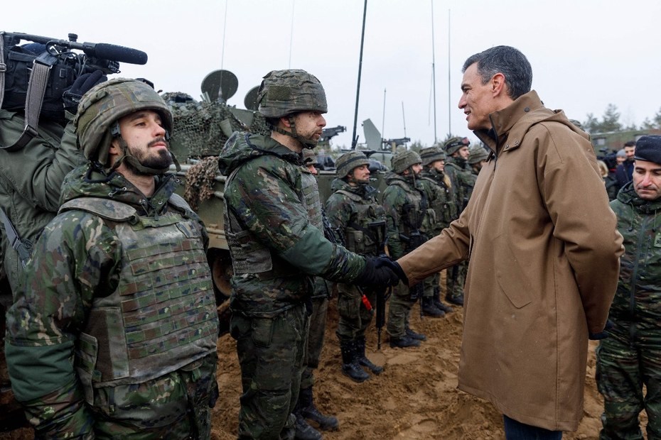 Im Ukraine-Krieg rückt Spaniens Regierung um Pedro Sánchez vom bisherigen „Nein zum Krieg“ ab