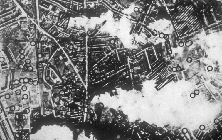 Ende 1940 fielen 500 deutsche Bomber über die englische Stadt Coventry her