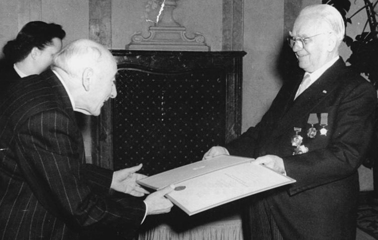 Klemperer bekam 1956 in der DDR den „Vaterländischen Dienstorden“ verliehen