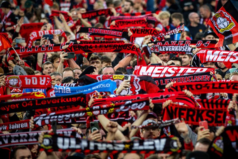 Die Stadt, in der die meisten dieser Fans leben dürften, hat sogar etwas von Altbau-Charme: Bayer 04 Leverkusen ist zum ersten Mal Deutscher Fußballmeister
