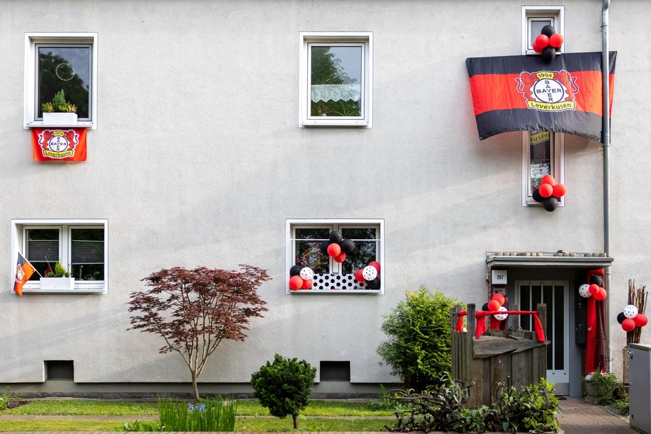 Plötzlich wollen viele auch gern hinter die Fassaden blicken: Bayer 04 Leverkusen ist zum ersten Mal Deutscher Fußballmeister