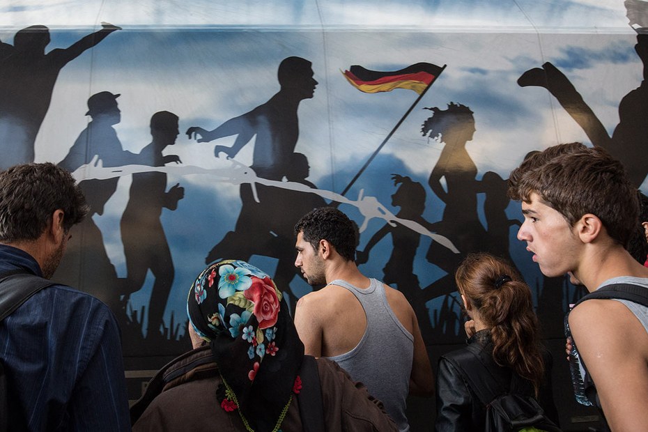 Als der Stacheldraht noch nicht weh tat: Fliehende in Budapest, September 2015