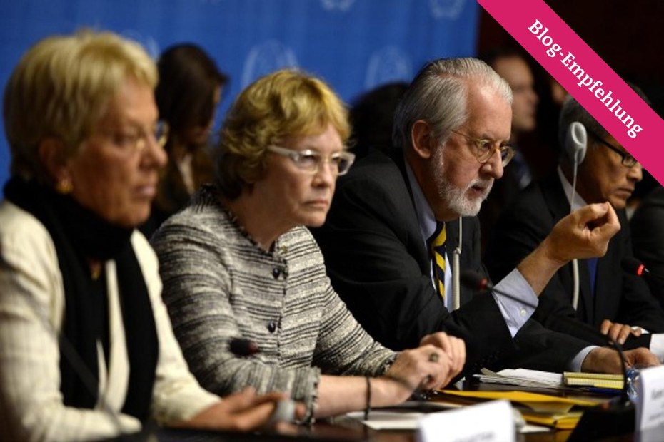 Carla del Ponte, Karen Koning Abuzayd, Paulo Sergio Pinheiro und Vitit Muntarbhorn bei der Präsentation des Reports