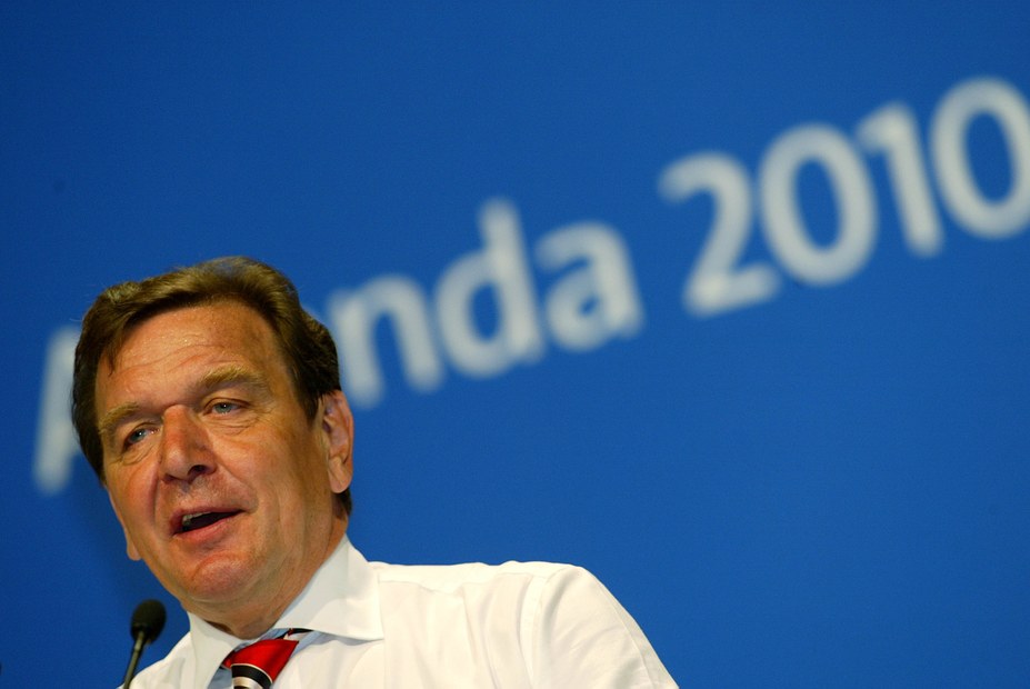 Gerhard Schröder stellt seine Agenda 2010 vor