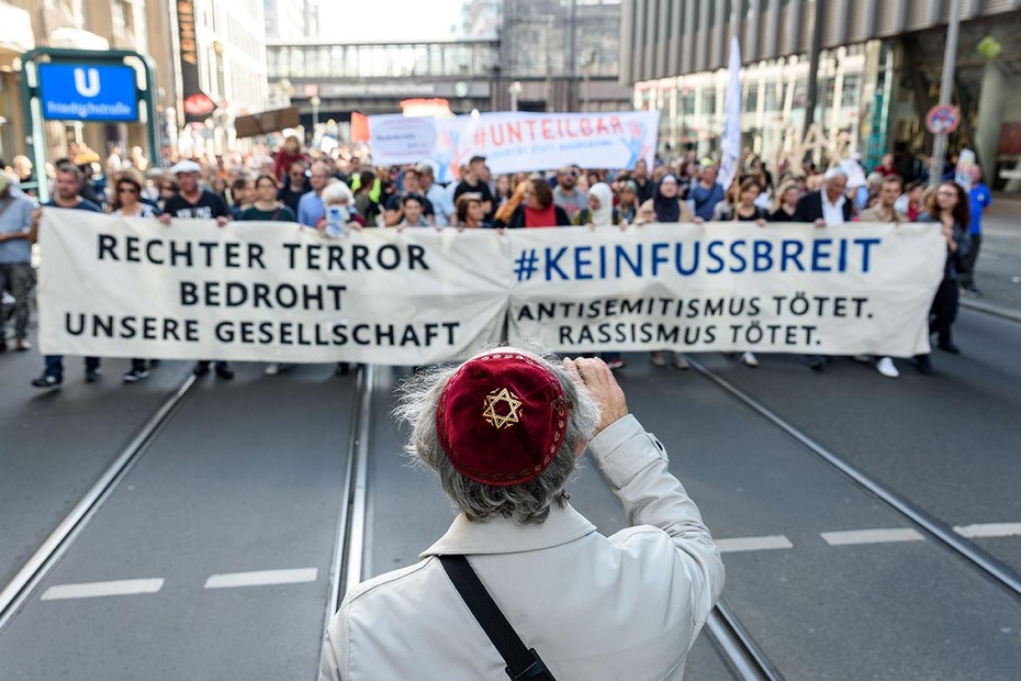 Demonstration gegen Antisemitismus in Berlin nach dem rechtsterroristischen Anschlag in Halle
