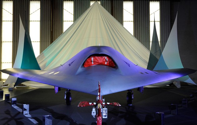 Die nEUROn, ein unbemanntes Drohnen-Kampfflugzeug wurde unter einem europäischen Konsortium entwickelt. 2015 soll die Testphase voraussichtlich beendet werden 