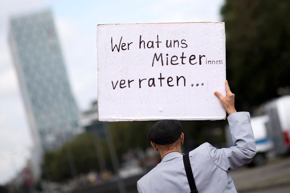 Verraten von Franziska Giffey und der SPD: Mit dem Gefühl steht dieser Demonstrant in Berlin wohl nicht alleine da
