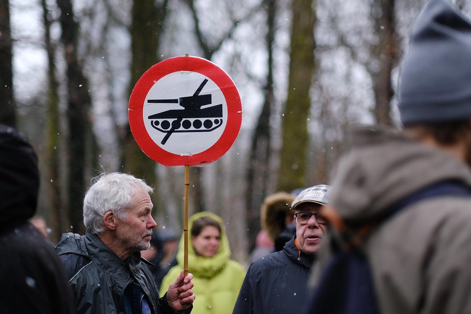 Wer Waffen in einen Krieg liefert, trägt auch Verantwortung dafür, zu seinem Ende beizutragen, schreibt Jürgen Habermas