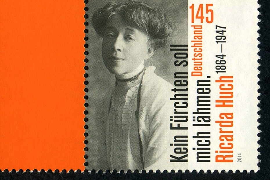 Die Schriftstellerin Ricarda Huch – zeitlebens NS-Gegnerin – auf einer Gedenkbriefmarke anlässlich ihres 150. Geburtstages