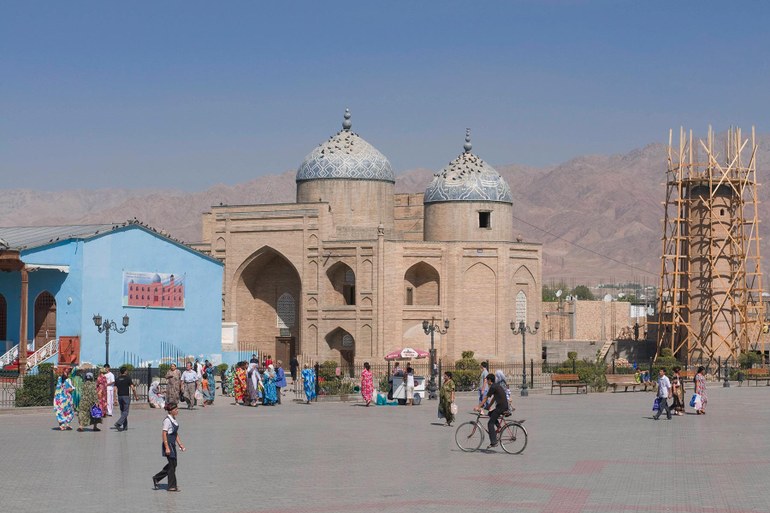 Wer sich früher zum Atheismus bekannte, sucht nun oft Halt in der Religion: Moschee in Tadschikistans zweitgrößter Stadt Chudschand, 2009