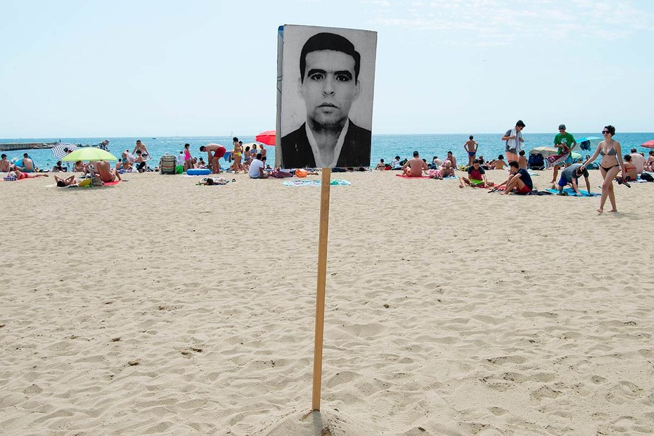 Im Sommer 2017 erinnerten Aktivisten in Spanien an die Mittelmeertoten, indem sie Fotos der Verstorbenen an den Stränden aufstellten