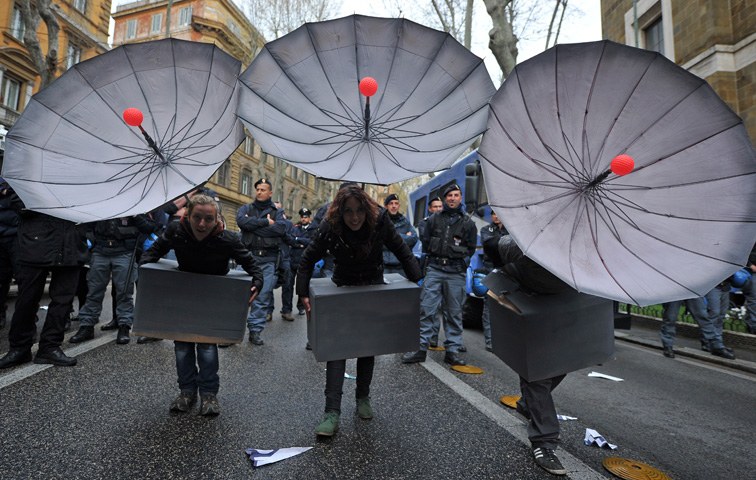 Protest auf Sizilien gegen das US-System MUOS zur Drohnensteuerung