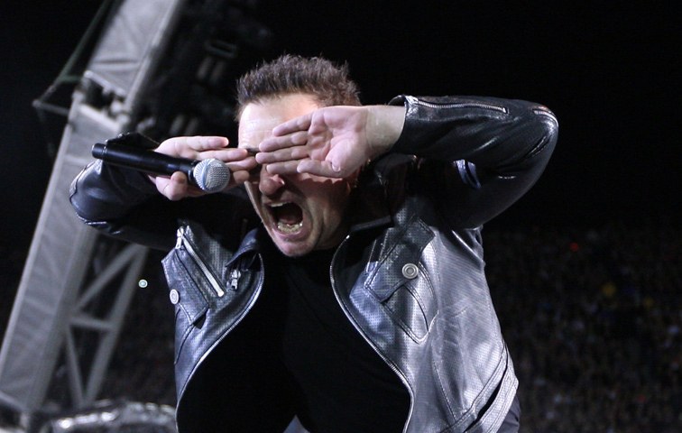 U2-Bashing geht immer: Die Band und ihr Frontmann Bono machen es einem einfach