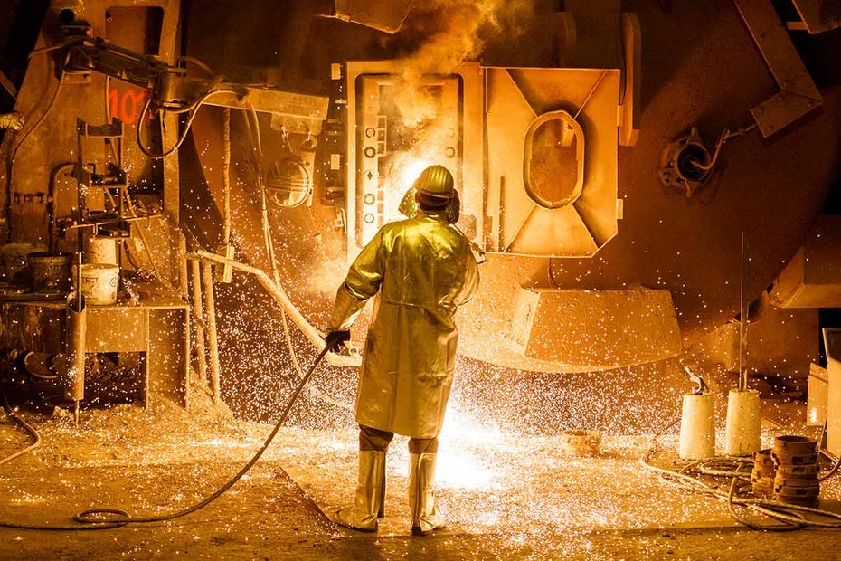 Stahlwerk in Salzgitter: Durchschnittlich alle 25 Jahre kontrolliert der Staat den Arbeitsschutz