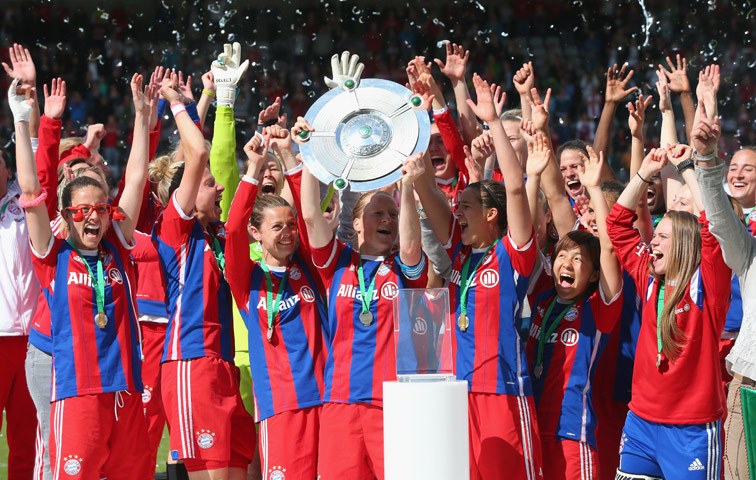 Hat Dorothee Bär den Meistertitel der Frauen des FC Bayern etwa vorausgeahnt?