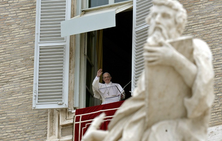 Papst Franziskus rief an Ostern zur Hilfe für Flüchtlinge auf