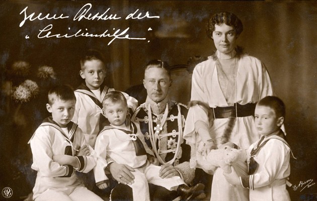 Um seine Rolle im Aufstieg der Nazis wird bis heute diskutiert: Kronprinz Wilhelm von Preußen mit seiner Familie
