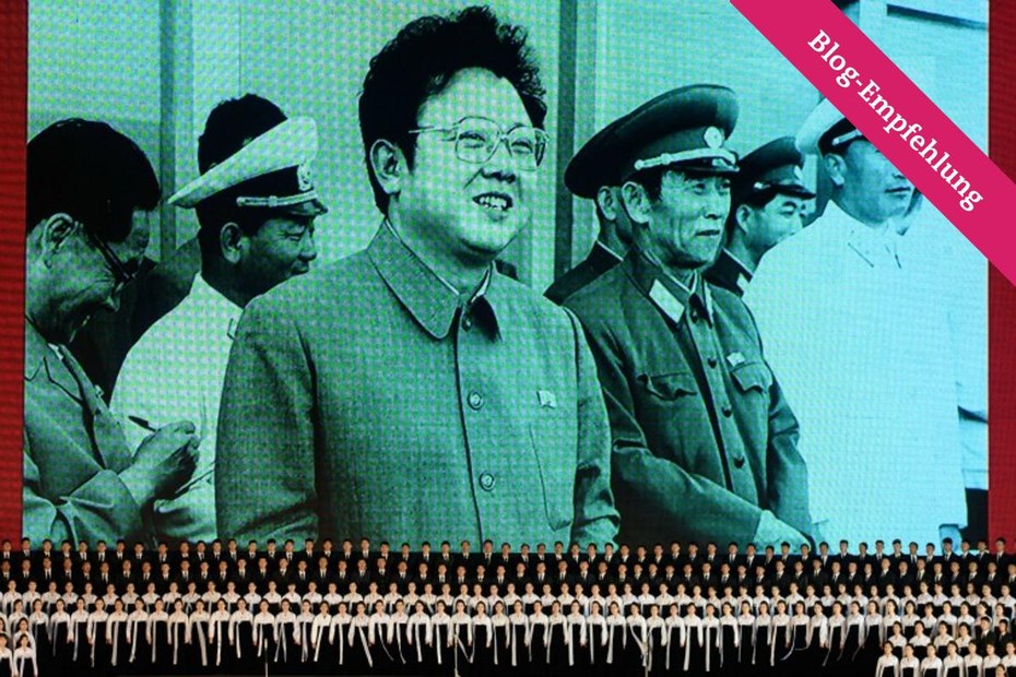 Reformresistent: Der verstorbene Kim Jong-Il, wiederbelebt auf einem Bildschirm während der Feierlichkeiten zum 70jährigen Bestehen seiner Partei