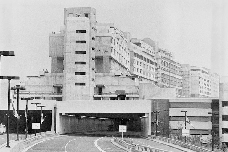 Boomtown Boomerang: 1980 baut Berlin Stadtautobahn durch ein Wohnhaus