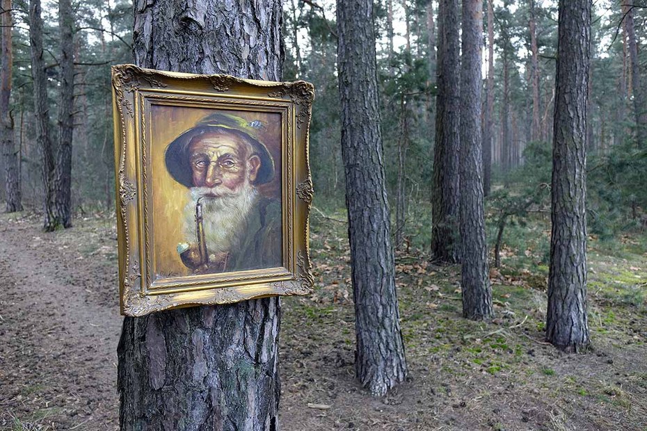 Der Vater unserer Autorin versteckte sich vor dem Krieg im Wald. Später, um Spaziergänger (oder Altnazis?) zu erschrecken