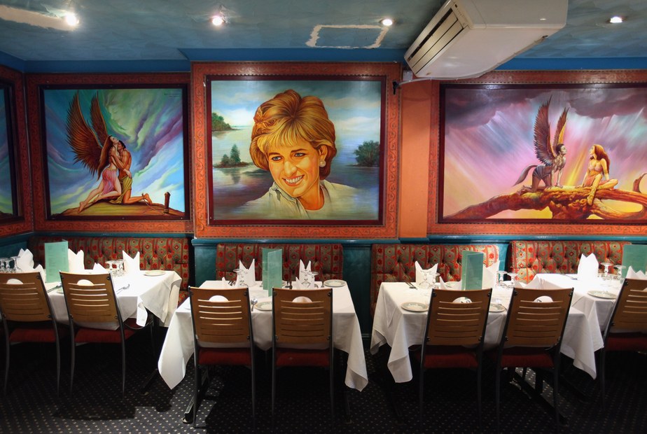 Cross-over: Curryrestaurant Café Bangla in London