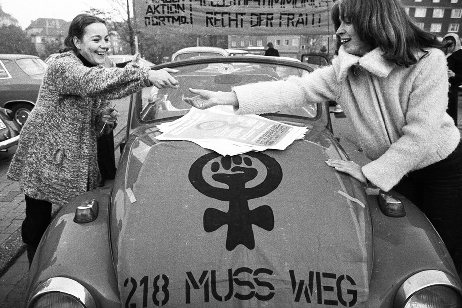 Schon 1975 forderten viele Frauen die Abschaffung des sogenannten Abtreibungsparagraphen 218, wie hier in Dortmund
