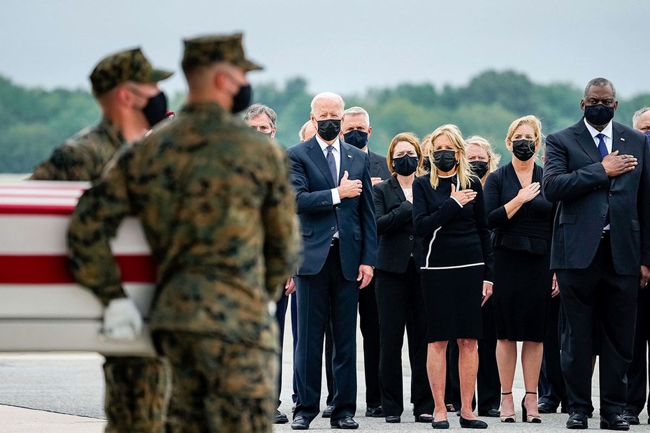 Joe Biden gedenkt der jüngst in Afghanistan getöteten US-Soldat*innen