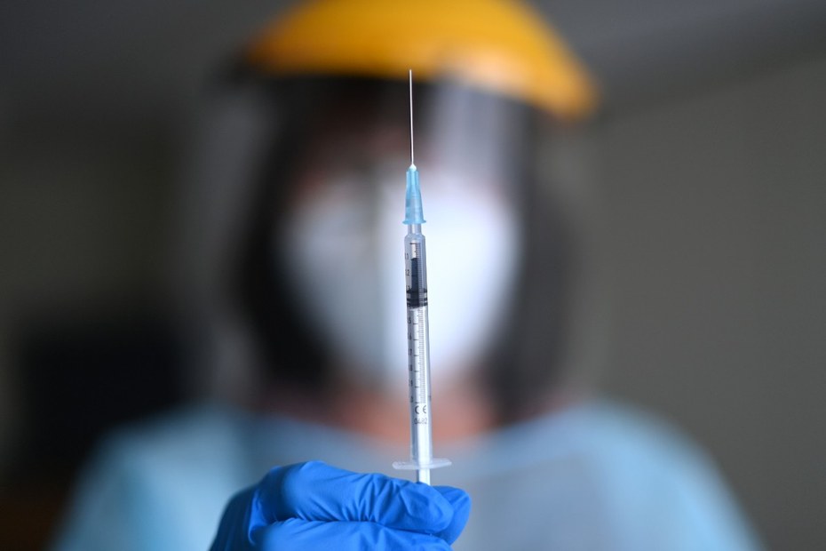 Bei 10.000 bislang durchgeführten Impfungen musste in Halle jede 20. Dose von aufopferungsvollen Amtsträger*innen vor dem Verfall gerettet werden