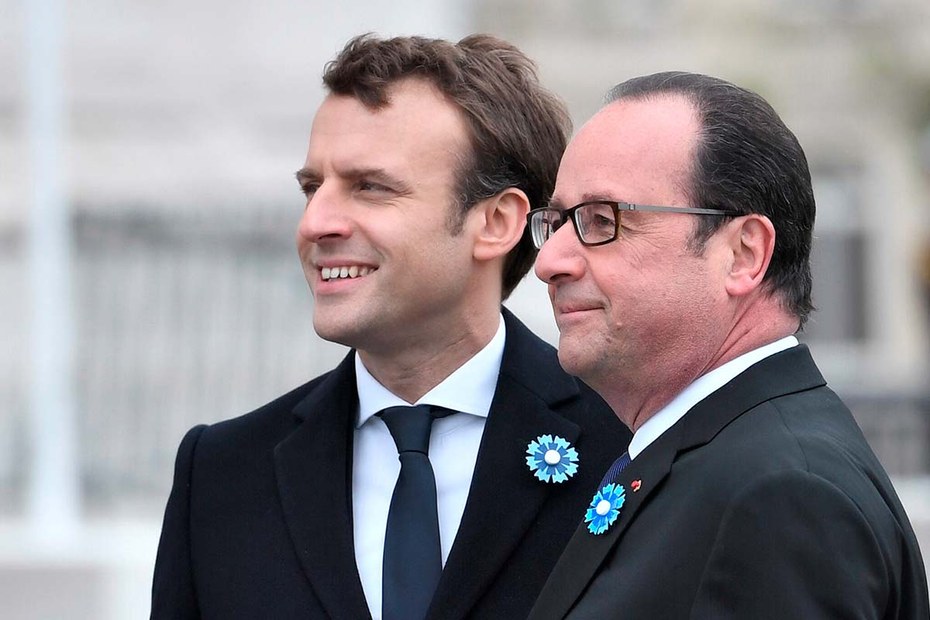 Frankreichs amtierender Präsident François Hollande (r.) und sein Nachfolger Emmanuel Macron (l.) bei den Feierlichkeiten zum 8. Mai