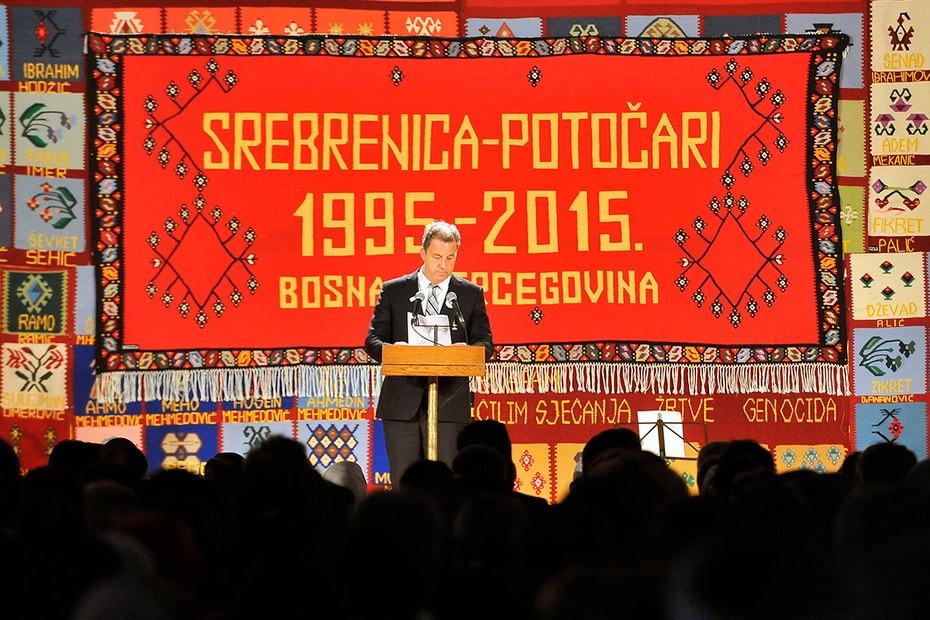 Chefankläger Serge Brammertz bei einer Veranstaltung zur Erinnerung an das Srebrenica-Massaker