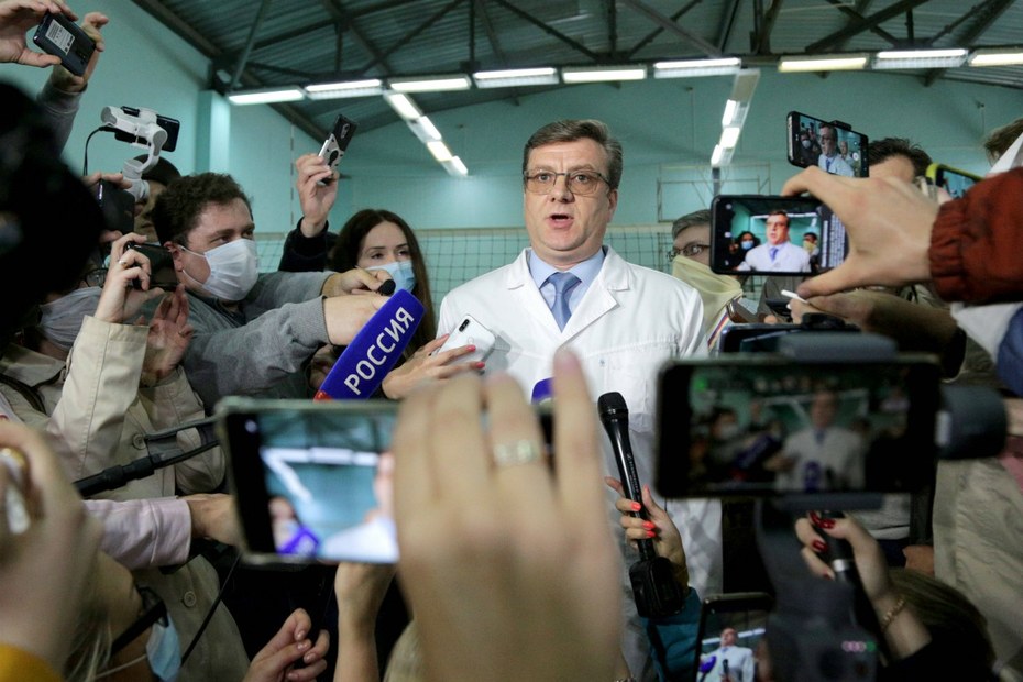 Alexander Murachowski, Chefarzt der Klinik in Omsk, hat Berichte dementiert, er und sein Personal seien von russischen Sicherheitsbehörden beeinflusst worden