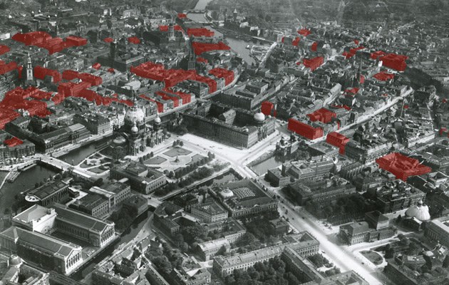 Luftaufnahme des Berliner Stadtkerns von 1925 mit Einzeichnung der später arisierten Grundstücke