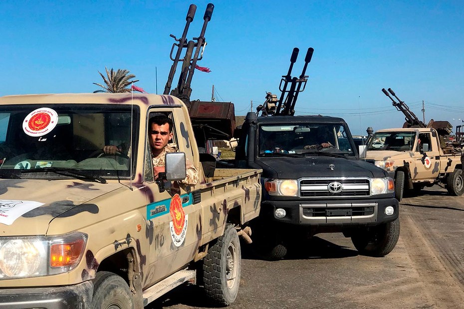 Regierungsloyale Einheiten bringen sich gegen General Haftar in Stellung