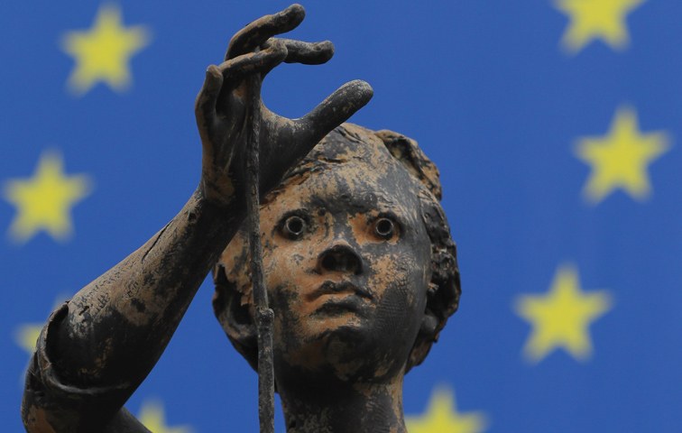 Skulptur vor dem Gebäude der EU-Kommission in Brüssel